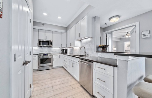 Ono Island Condo | Beach Colony Tower Penthouse 18C | Resort Amenities | Beach Getaways