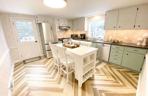 West Chatham Cottage | Beach Cottage 4BD/2BATH (2,138 sqft)
