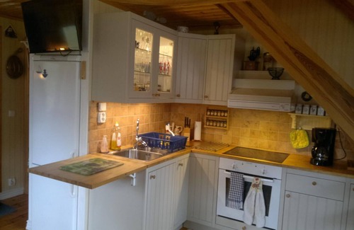 Yngsjo Cottage | Beach cottage in nature reserve with one minute to the sea and the white sand beach