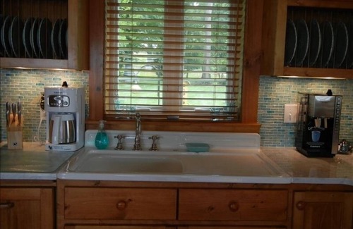 Surry Cottage | Beach Cottage - James River - Ferry End Cottages - Jamestown & Williamsburg