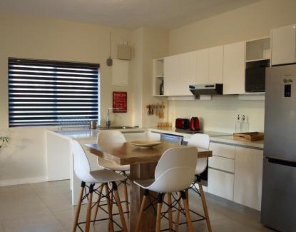 Pereybere Apartment | Beach Cove 4