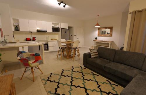Pereybere Apartment | Beach Cove 4