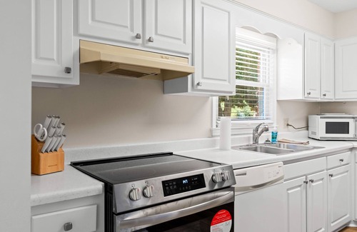 Wilmington Villa | Beach & Downtown Family Fun Wilmington Stay Villa