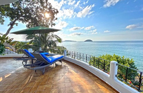 Los Pescadores House | Beach Front, Amazing, Private Home