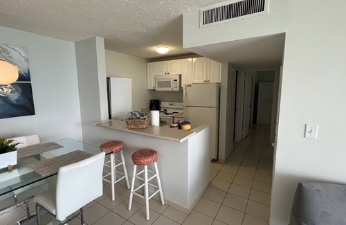 Carolina Condo | Beach Front 2 bed 2bath condo in Isla Verde.
