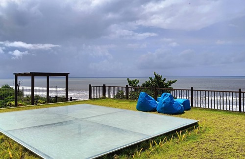 Ketewel Villa | Beach front 2 bedroom with cinema room & infinity pool Sahadewa