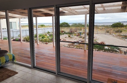 Melville House | Beach Front Blue - Absolute beachfront holiday home *OFF PEAK SPECIAL*