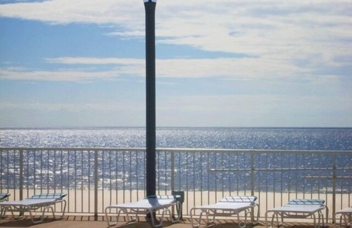 Biloxi Condo | BEACH FRONT CONDO JUST STEPS FROM THE POOL AND BEACH! NEW 195 NIGHTLY RATE.
