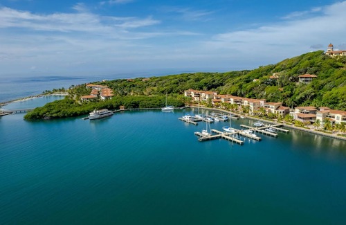 Roatan Condo | Beach Front Condo steps from beach
