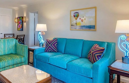 St. Pete Beach Resort | Beach front condo just steps away from the beach.