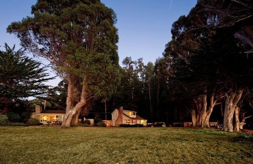 Carmel Cottage | Beach Front Cottages with Stunning Views Abalone Cottage