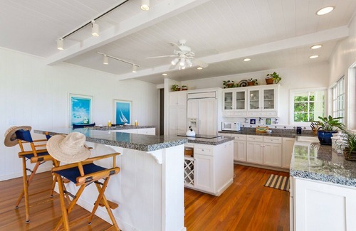 Haleiwa House | Beach-front Estate - North Shore, private setting, close to Haleiwa & surf spots
