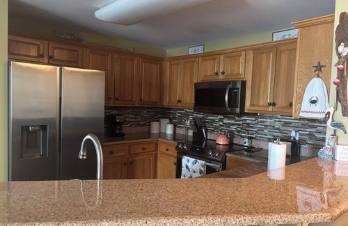 Fort Morgan Condo | Beach front gated 2-bedroom condo on Fort Morgan Rd in beautiful Gulf Shores, AL