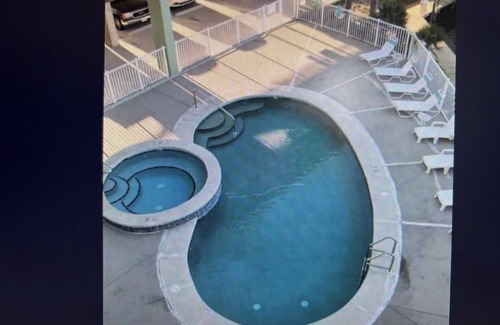 Fort Morgan Condo | Beach front gated 2-bedroom condo on Fort Morgan Rd in beautiful Gulf Shores, AL