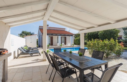 Liznjan House | Beach front home in Pula