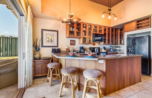 Kahaluu Bay Condo | Beach Front Ocean View Penthouse (Top Floor) Corner Unit with GREAT Internet!
