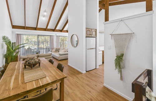 Buddina Villa | Beach front, Ocean views "Small Dog Welcome"