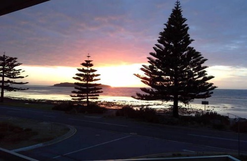 Encounter Bay Apartment | Beach Front - Pet Friendly