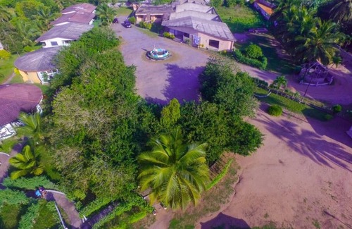 Elmina Bed & Breakfast | Beach front Relaxation