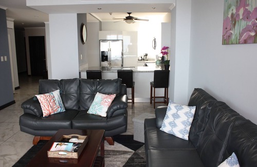 Barrio Los Faroles Condo | Beach Front - Spectacular Ocean Views!