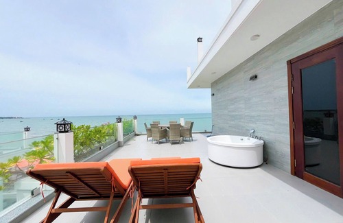 East Ham Tien Beach Villa | Beach Front Villa – 4BR - Bay View Resort, Mui Ne
