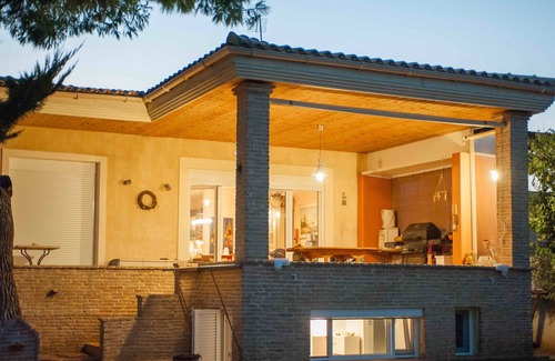 Spata-Artemida Villa | Beach front villa for 6