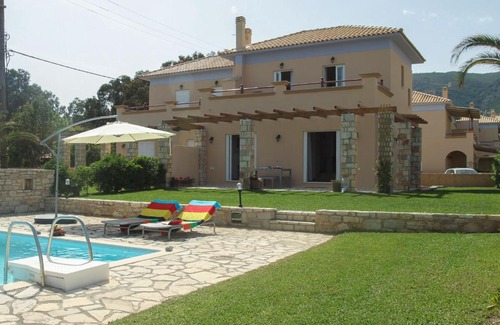 Platanitis Villa | Beach Front Villa with Private Pool