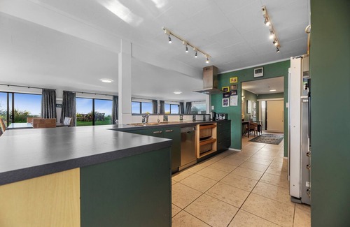 Waihi Beach Cottage | Beach Galore - Waihi Beach Holiday Home
