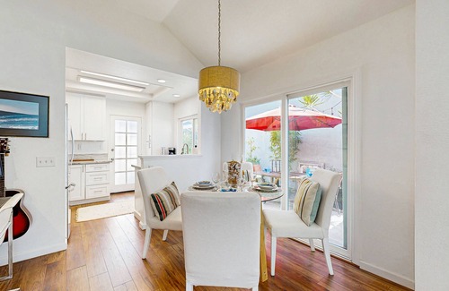 Aviara Cottage | Beach Getaway with Furnished Patio & Full Kitchen + Shared Pool & Spa