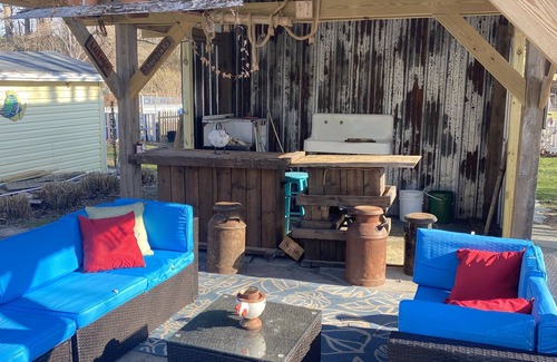 Berlin House | BEACH HAVEN Assatique/Berlin Dog friendly, outside bar and kitchen