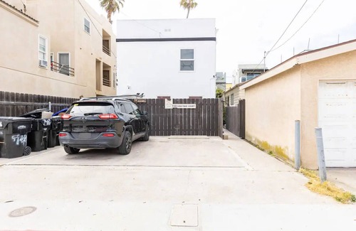 San Diego House | Beach Home W AC - 5 BR - Free Parking - EV Charge
