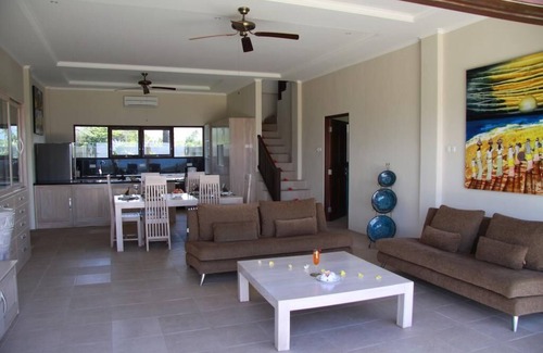 Sawan Villa | Beach hotel in North Bali