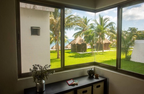 Zona Hotelera Norte House | Beach house w/private pool & sandy beach for 8