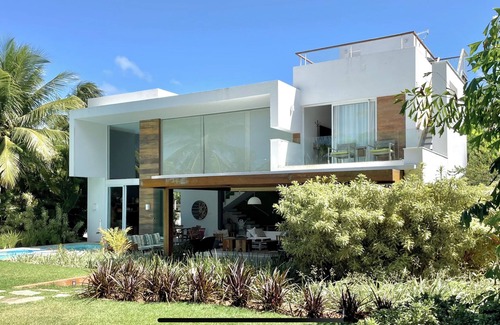Jaua House | Beach House 4 suites and swimming pool. Comfort and privacy just a few steps from the sea