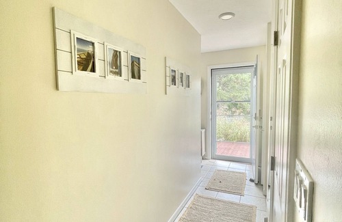 West Falmouth House | Beach House, 5 min Walk to Old Silver Beach!