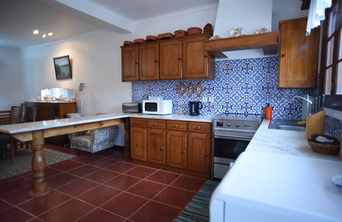 Ribeira Grande House | BEACH HOUSE - Casa das Hortênsias - STUNING VIEW - 6 sleeps