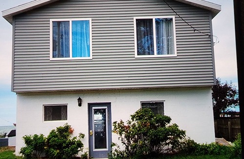 Oak Harbor House | Beach house close to Toledo, Cedar Point, and Put In Bay.