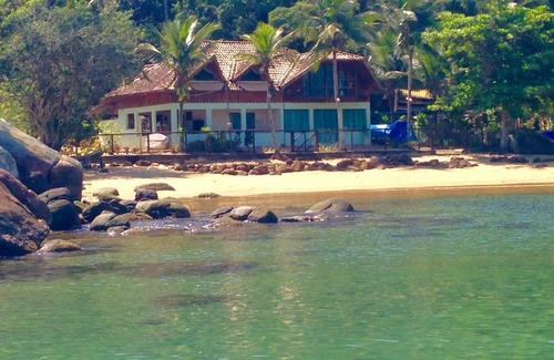 Ilha Grande House | Beach House in Ilha Grande (Angra dos Reis) 2 meters from the sea