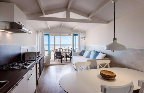 Wijk aan Zee House | Beach House in Julianadorp by the North Sea