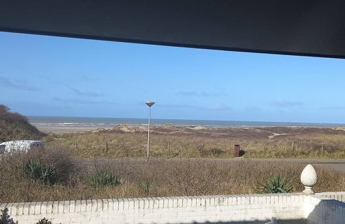 IJmuiden House | Beach house in the dunes 300 meters from the beach. Sea view.