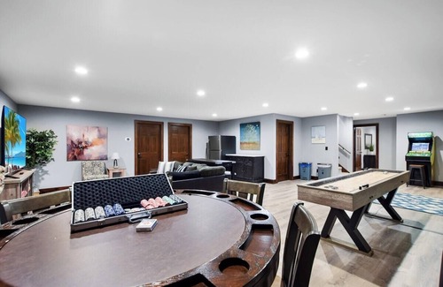 New Lisbon House | Beach House on Lake w/Game Room, WI Dells 30 min
