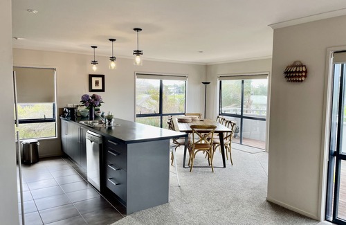 Ruakaka House | Beach house Paradise Shores, Ruakaka, close walk to beach
