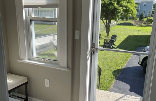Fairfield House | Beach house - perfect location next to beach and town!