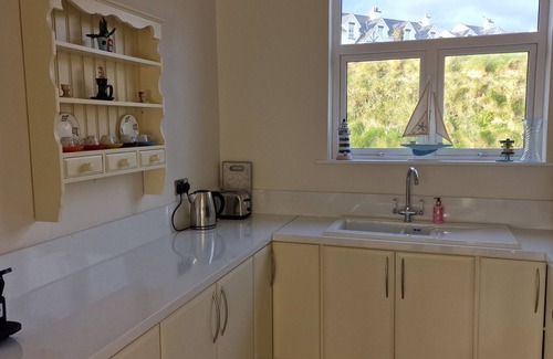 Duncannon Cottage | BEACH HOUSE, pet friendly, with a garden in Duncannon, County Wexford