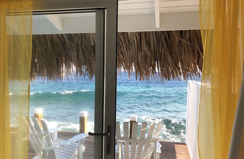 Pietermaai District House | Beach house Pietermaai - private swimming pool - by the sea - historic Willemstad