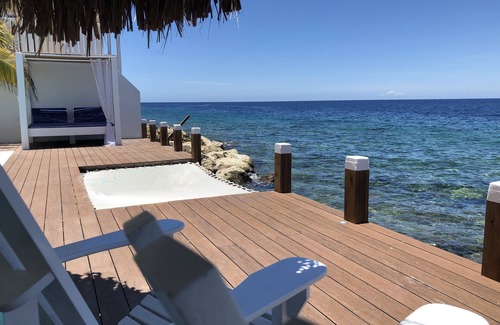 Pietermaai District House | Beach house Pietermaai - private swimming pool - by the sea - historic Willemstad