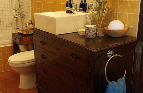 Torreira House | Beach House Babylon-Guest House with kitchenette, garden & pool