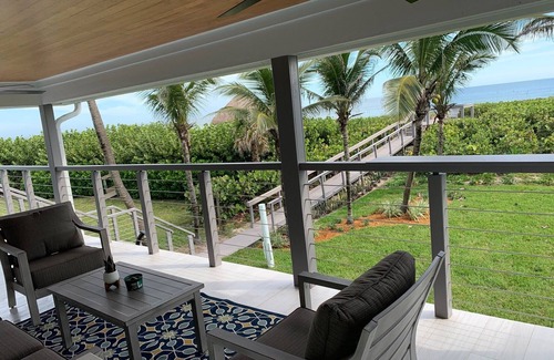 Ambersand Beach House | BEACH HOUSE & RIVER WITH PRIVATE DOCK & DECK.