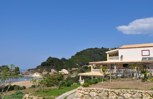 Sinarades Apartment | Beach house Tolis at Pelekas Beach