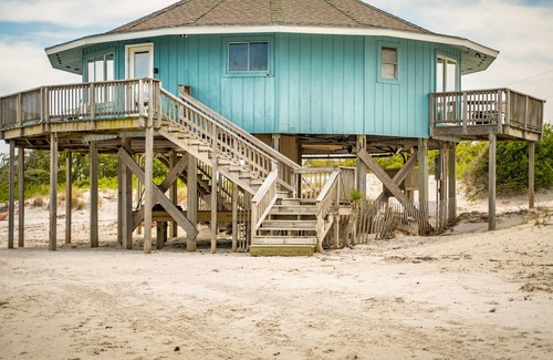 Cedar Island House | BEACH HOUSE -- Tranquilly - Privacy in a Round House!